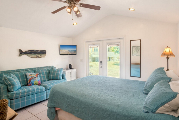 Bedroom 3, Baywatch Cabana, Lee