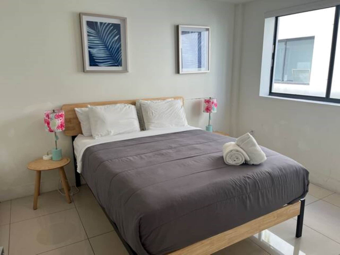 Bedroom 1, Miami Suite 201, Miami-Dade