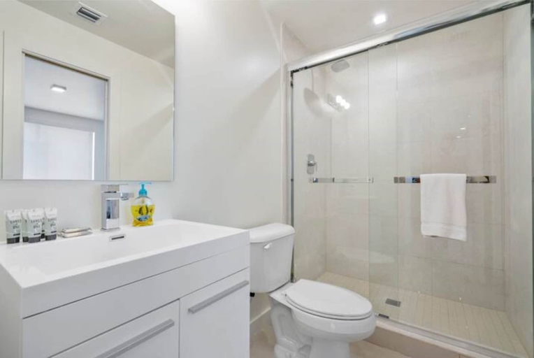 Bathroom, Miami Suite 201, Miami-Dade