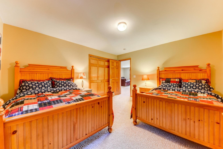 Food & Drinks, H4 Ski Slope Views! Bretton Woods condo with easy access to Mt Washington, Skiing, White Mountains!, Coos