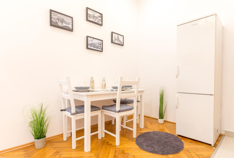 Others 4, Real Apartments Zoltan II, Budapesti