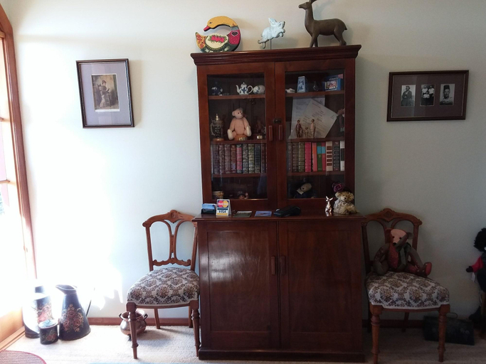 Public Area 4, Cornwall Cottage, Clarence