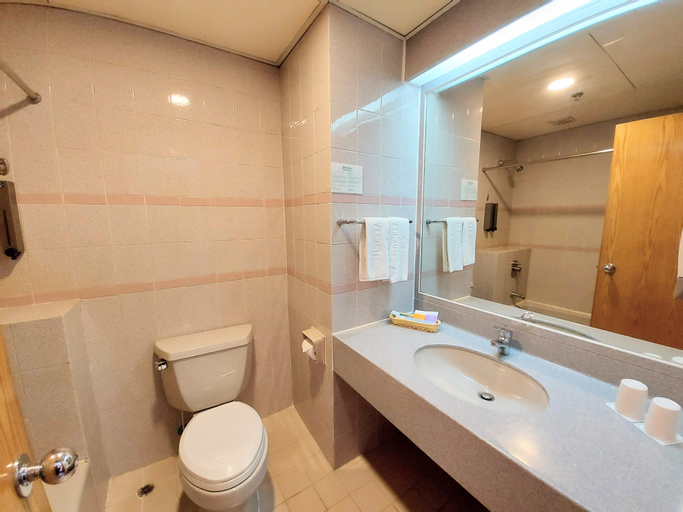 Bathroom 4