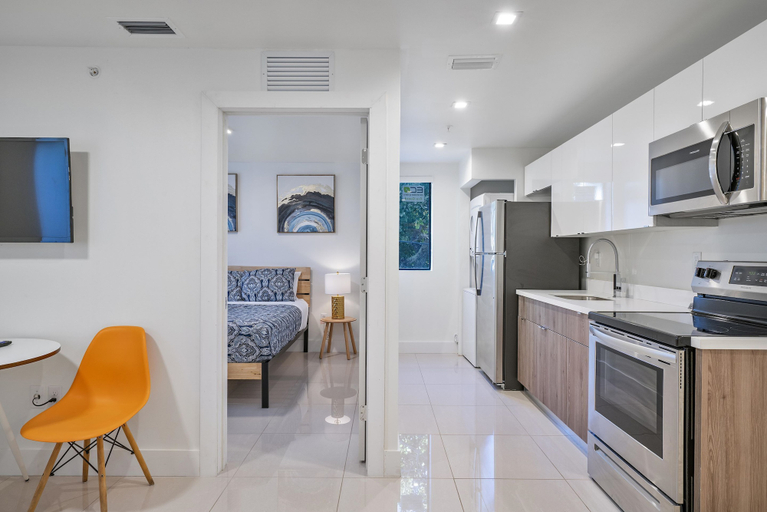 Others 3, Miami Suite 206, Miami-Dade