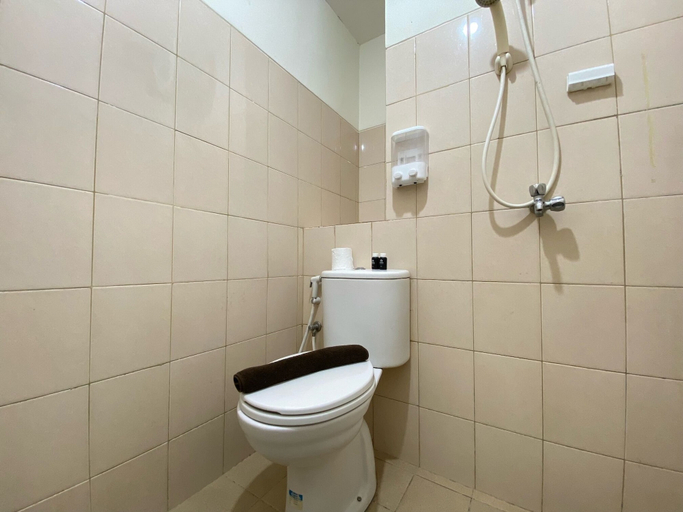 Bathroom 3, Cozy Furnished 2Br Apartment At Tamansari Panoramic, Bandung
