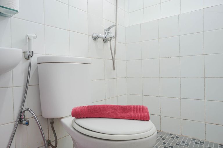 Bathroom 3, Homey and Simply 2BR Kebagusan City Apartment, Jakarta Selatan