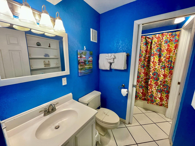 Bathroom 5, The Summit by Forehand Rentals, Bay