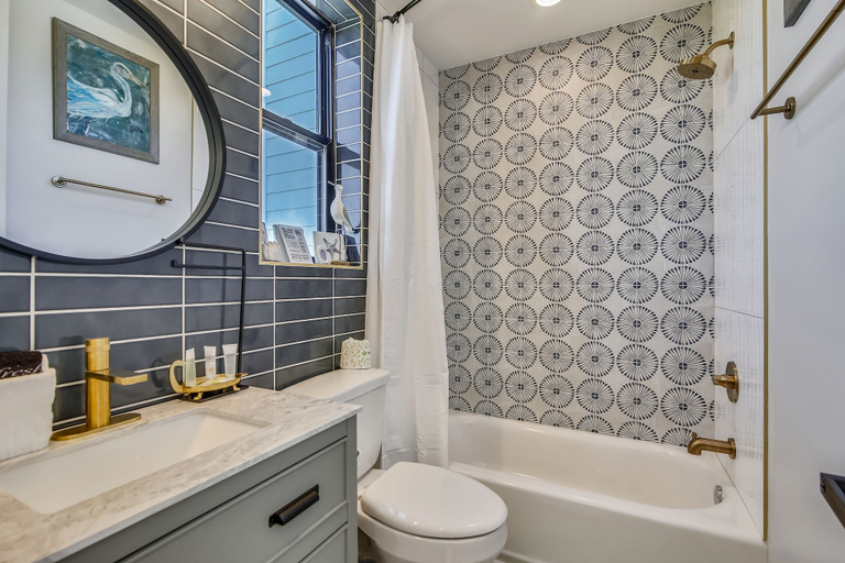 Bathroom 3, Triton's Treasure, Galveston