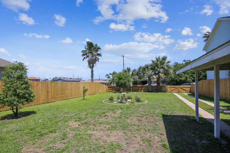 Others 5, Butterfly Bungalow, Galveston