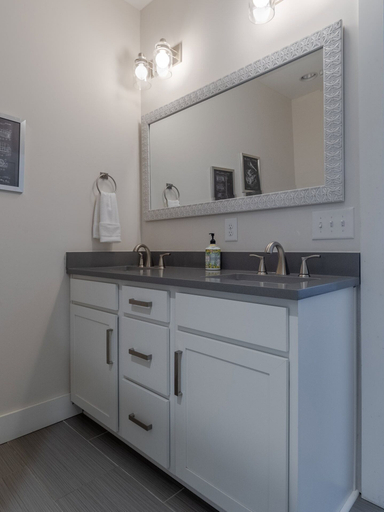 Bathroom 4, Haven in The Nations, Davidson