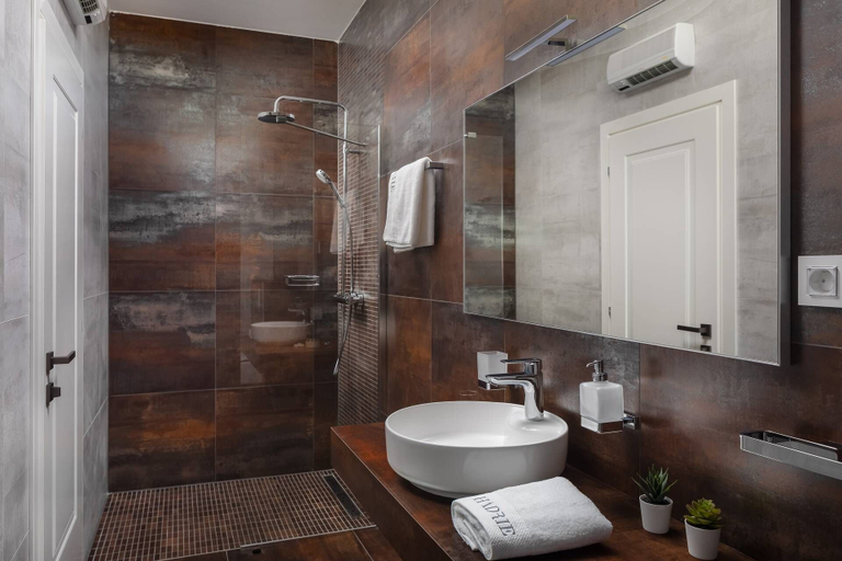 Bathroom 5, Hadrie, Malinska-Dubašnica