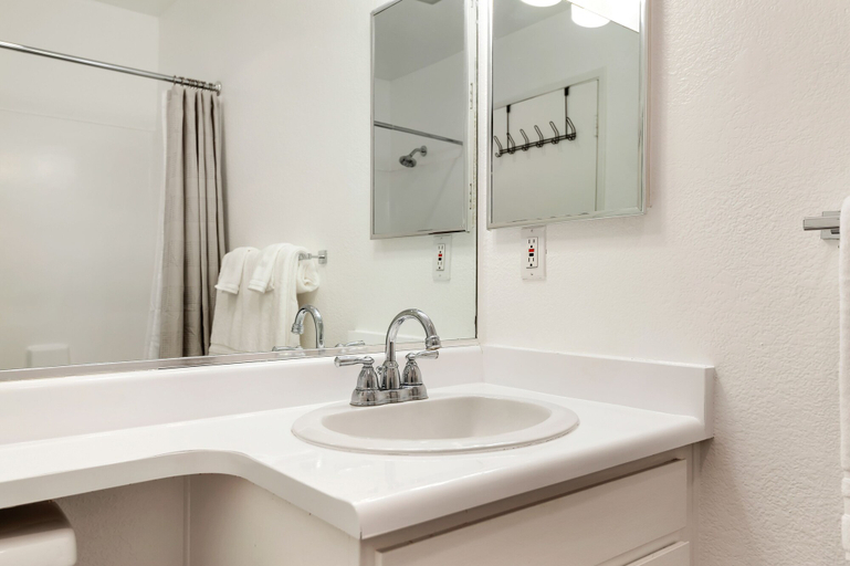 Bathroom 3, Rem Retreat, Santa Barbara