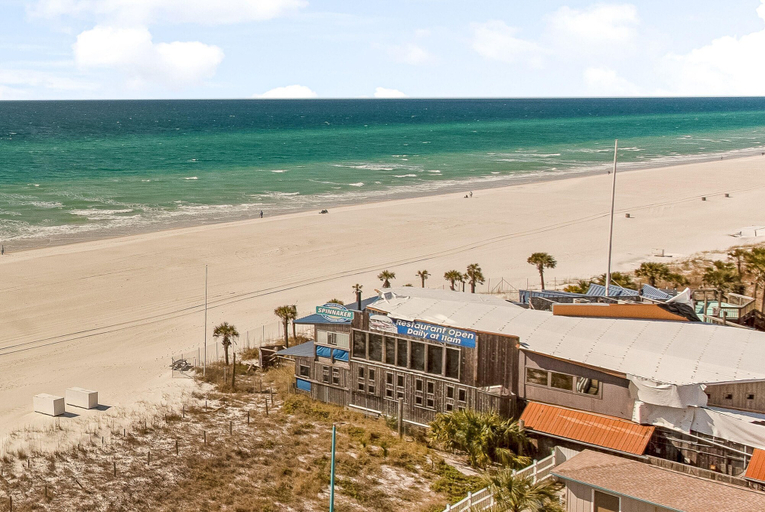 Exterior & Views 2, The Summit by Forehand Rentals, Bay