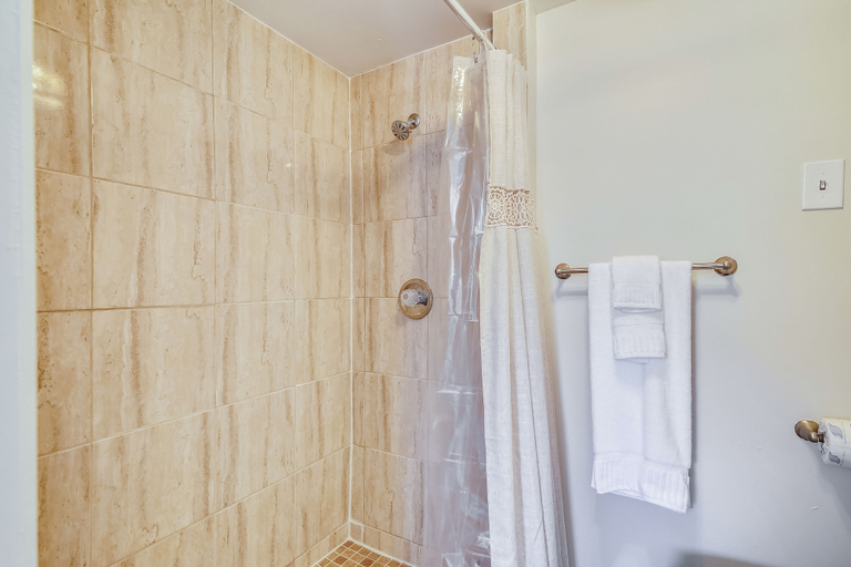 Bathroom 4, Butterfly Bungalow, Galveston