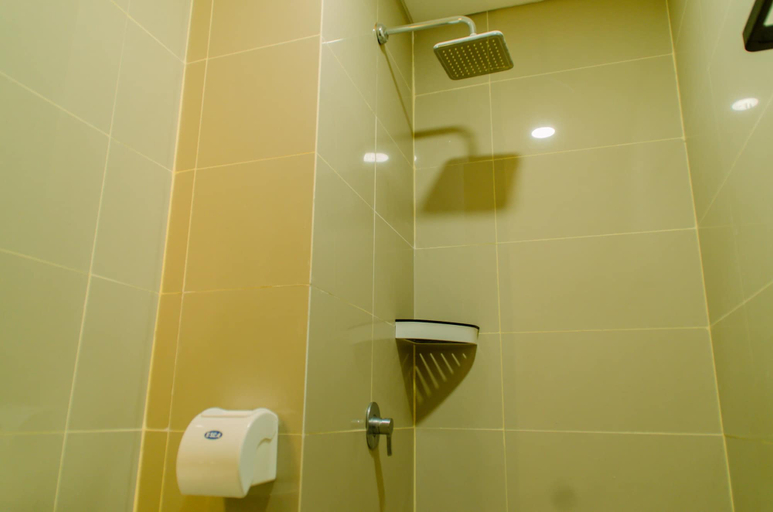 Bathroom 4, Nice and Elegant Studio Apartment at B Residence, South Tangerang
