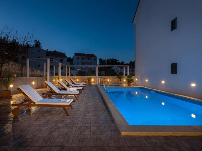 Sport & Beauty 3, La Perla Apartments, Sutivan