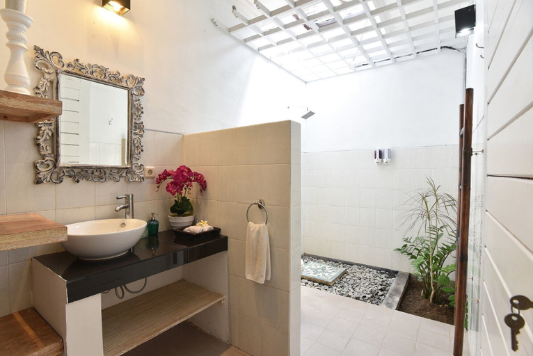 Bathroom 3, Villa Bamboo - Great Location Pool Villa in Seminyak, Badung
