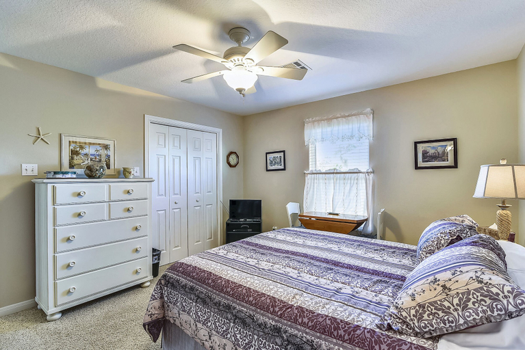 Bedroom 2, Stargazer, Galveston