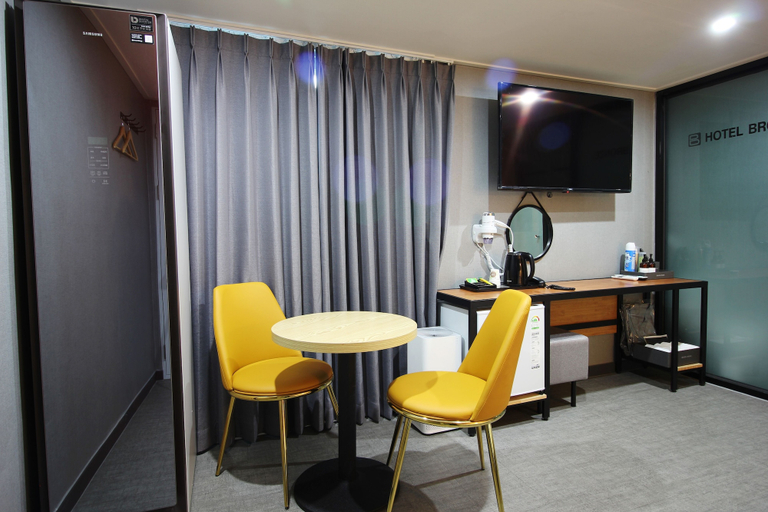 Others 5, Bronze Hotel, Masan