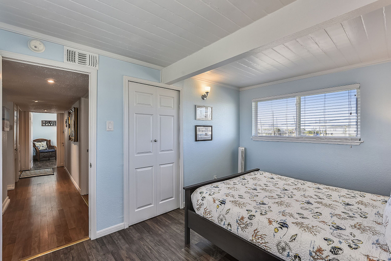 Bedroom 4, Beachfront Charm, Galveston