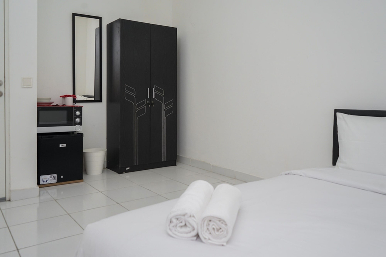 Bedroom 1, Comfort Studio Apartment At Aeropolis Residence, Tangerang