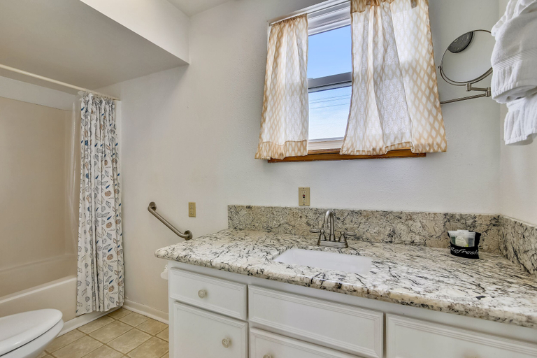 Bathroom 5, Sea and Sun, Galveston