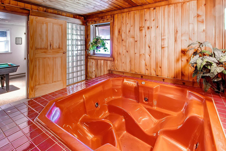 Bathroom 4, Sweet Life, Rutland