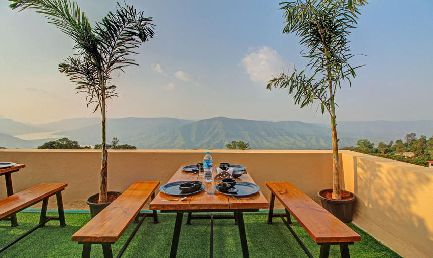 Food & Drinks 5, Treebo Dreamworld, Satara