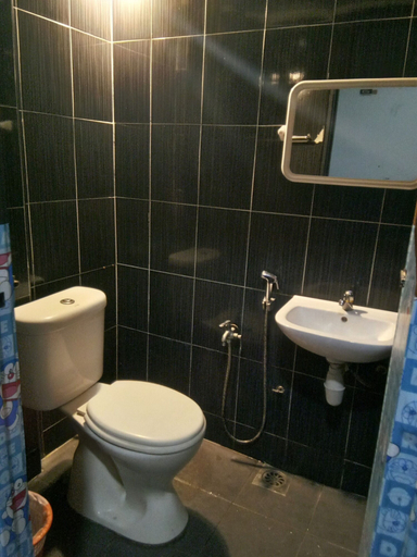 Bathroom 4, SPOT ON 90277 Dongfang Motel, Kuala Lumpur