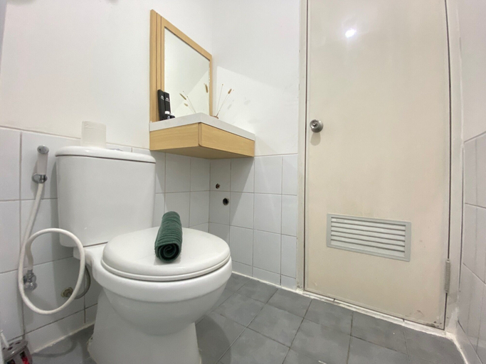 Bathroom 3, Trendy & Stylish 2BR at Grand Asia Afrika Apartment, Bandung