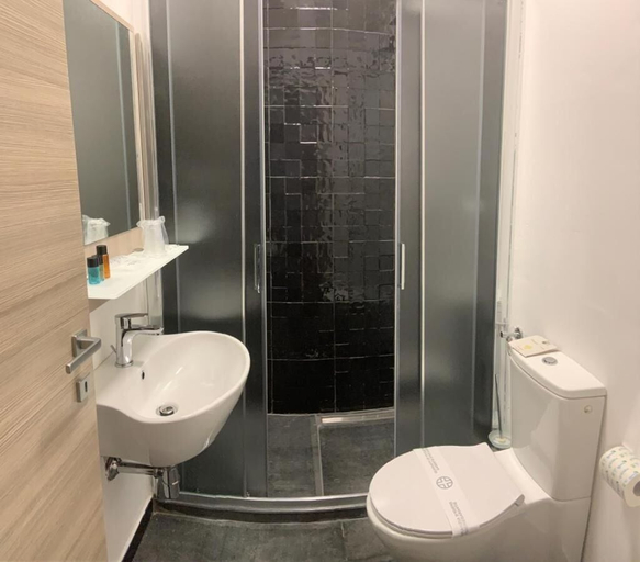 Bathroom 4, Hotel Tiby, Modena