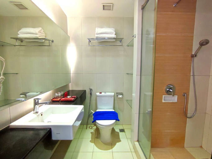 Bathroom 9