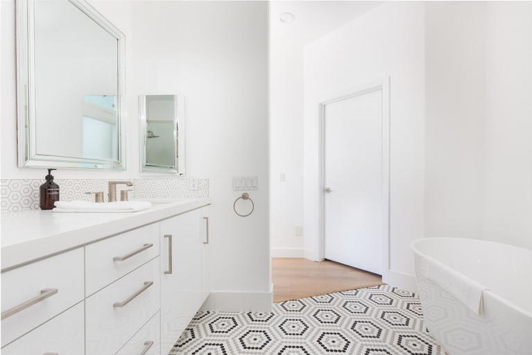 Bathroom 5, Sunfair, San Diego