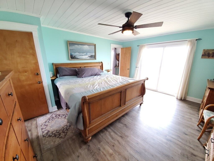 Bedroom 4, Beach Haven, Saint Johns