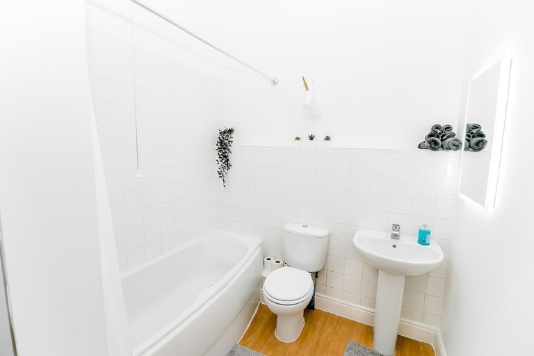 Bathroom, Stunning Wensum Apartment, Amazing Location, Norfolk
