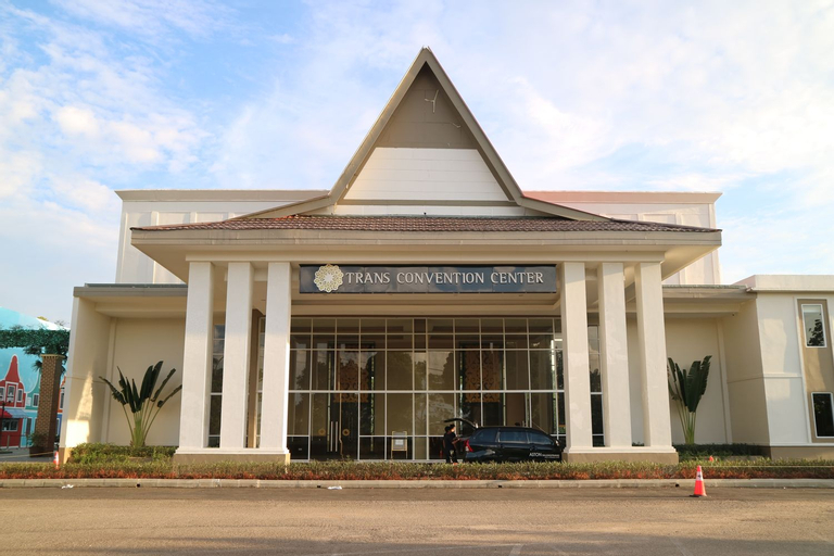 Exterior & Views 20