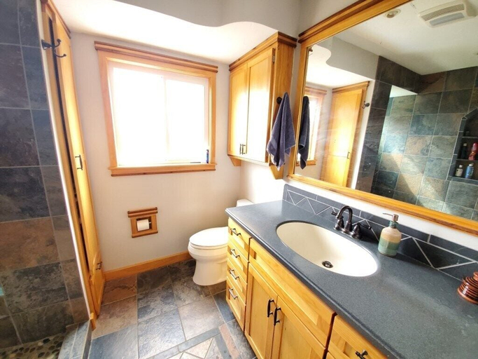 Bathroom 5, Beach Haven, Saint Johns