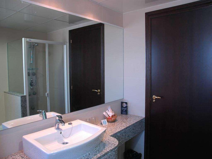 Bathroom 4, Gaudi, Barcelona