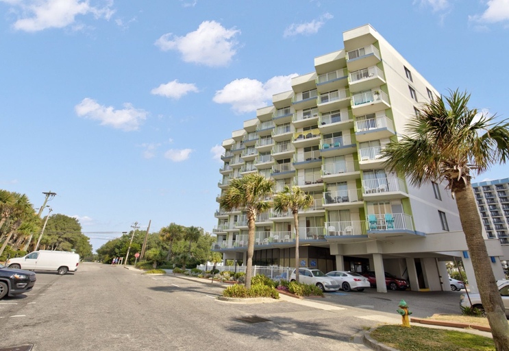 Exterior & Views 1, Bright Oceanview Studio in Caravelle Towers, Horry