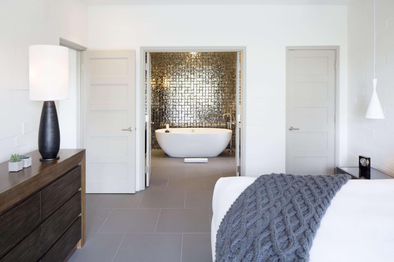 Bathroom 5, Sanctuary Camelback Mountain, Maricopa