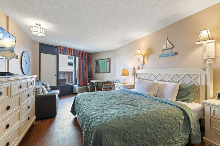 Bedroom 2, Bright Oceanview Studio in Caravelle Towers, Horry