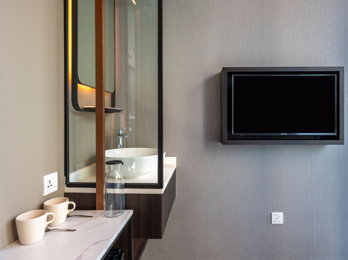 Beverly Hotels Elements - Bathroom