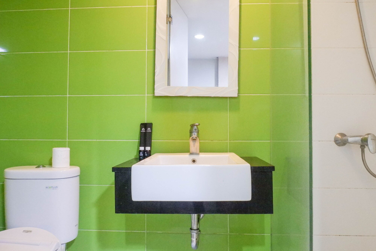 Bathroom 2, Best View & Cozy Studio Apartment At The Square, Surabaya