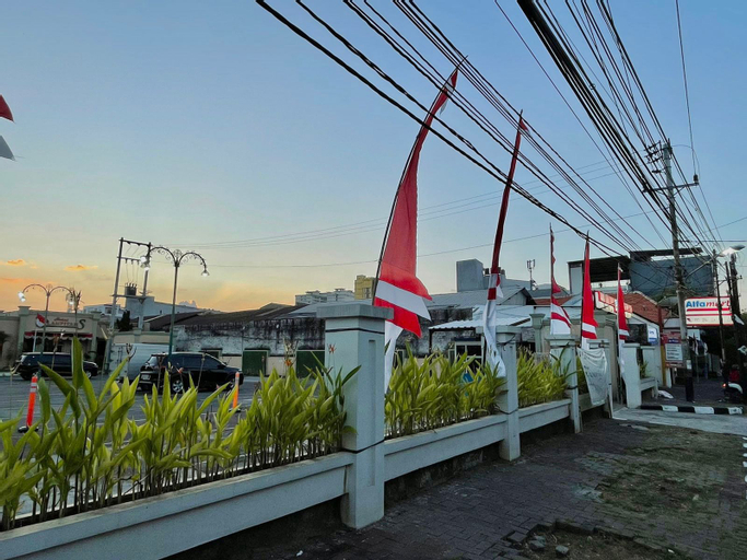 Exterior & Views 7