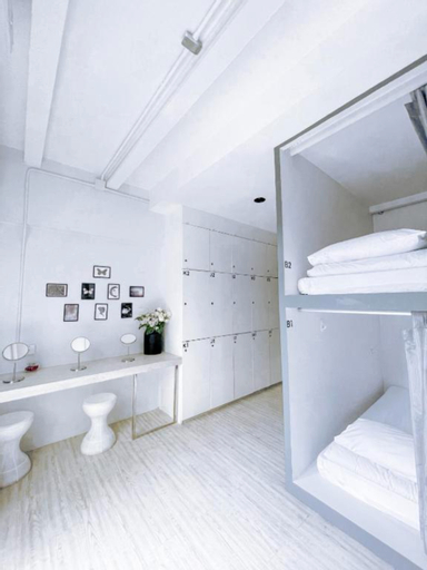 Bedroom 3, 3Howw Hostel Sukhumvit 21, Wattana