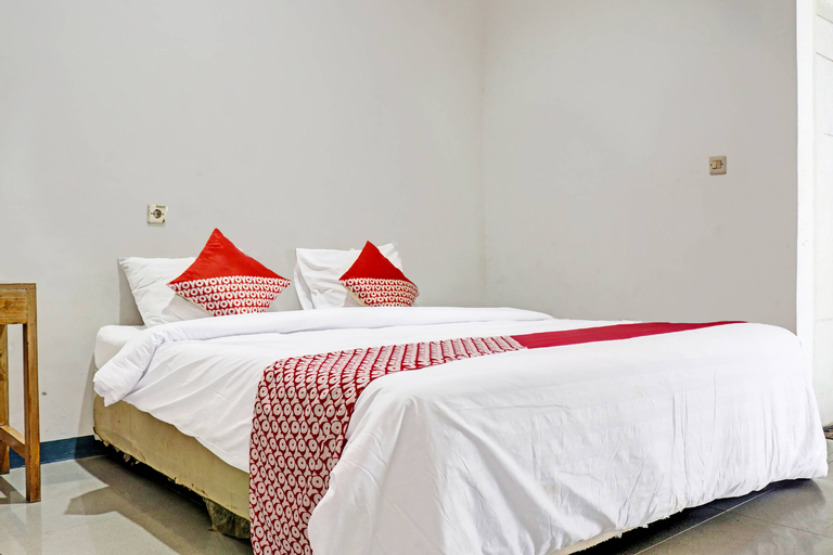 Bedroom 1, Super OYO 90483 Homestay Permata Syariah, Merangin