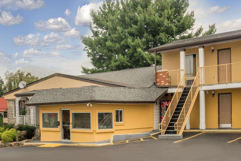 Exterior & Views 2, Knights Inn Berea, Madison