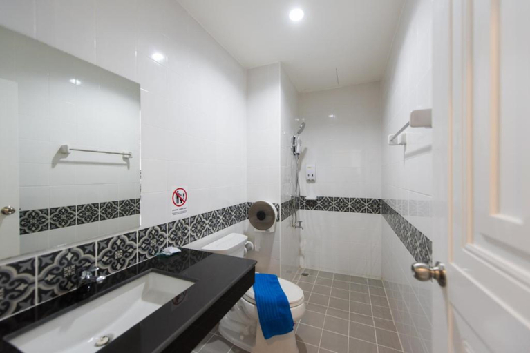 Bathroom 8