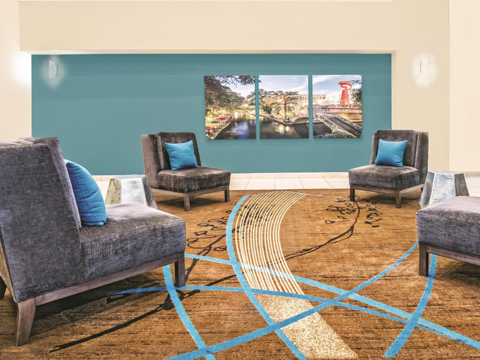 Public Area 2, La Quinta Inn Suites San Antonio N Stone Oak, Bexar