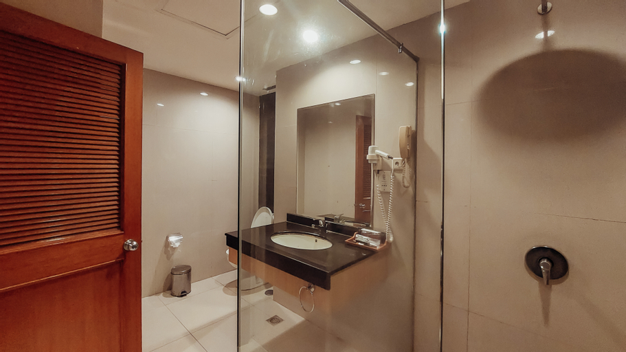 Bathroom 9